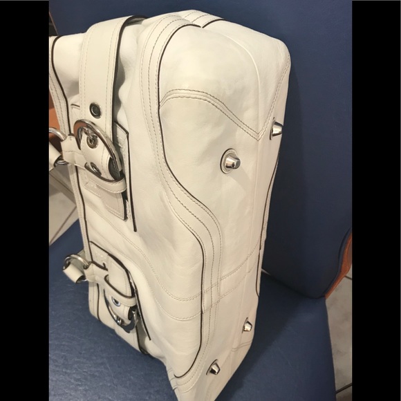 Coach ivory leather Soho zip satchel - Picture 7 of 16